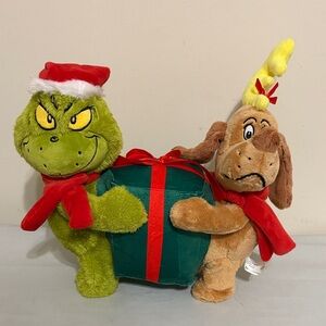 The Grinch and Max singing Animated Plush How the Grinch Stole Christmas by Ruz